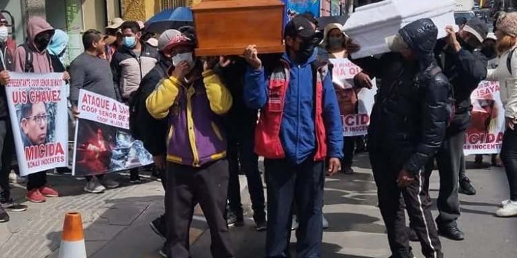 Cinco meses de Yani y víctimas son amenazados