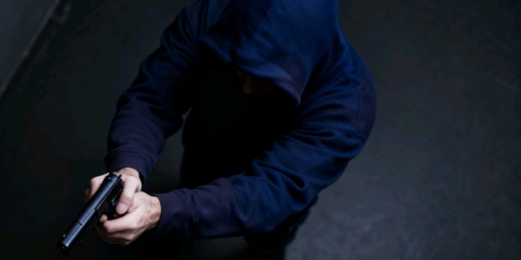 Atraco en la avenida 6 de Marzo deja heridos y millonaria pérdida