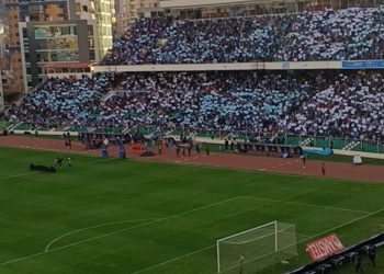 Micro queda destrozado tras colisión con minibús y camión en Santa Cruz