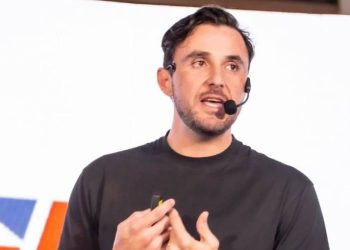 Detienen a ciudadano con rebeldía en casos de violación y homicidio en aeropuerto de Santa Cruz