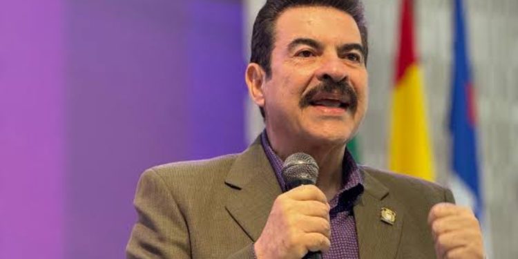 Detienen a ciudadano con rebeldía en casos de violación y homicidio en aeropuerto de Santa Cruz